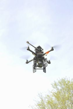 NLR's quadrocopter, a helicopter with four rotors