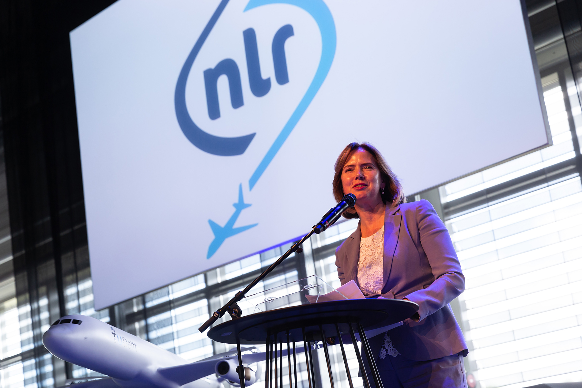 NLR Electric Flight Panel - Minister Cora van Nieuwenhuizen