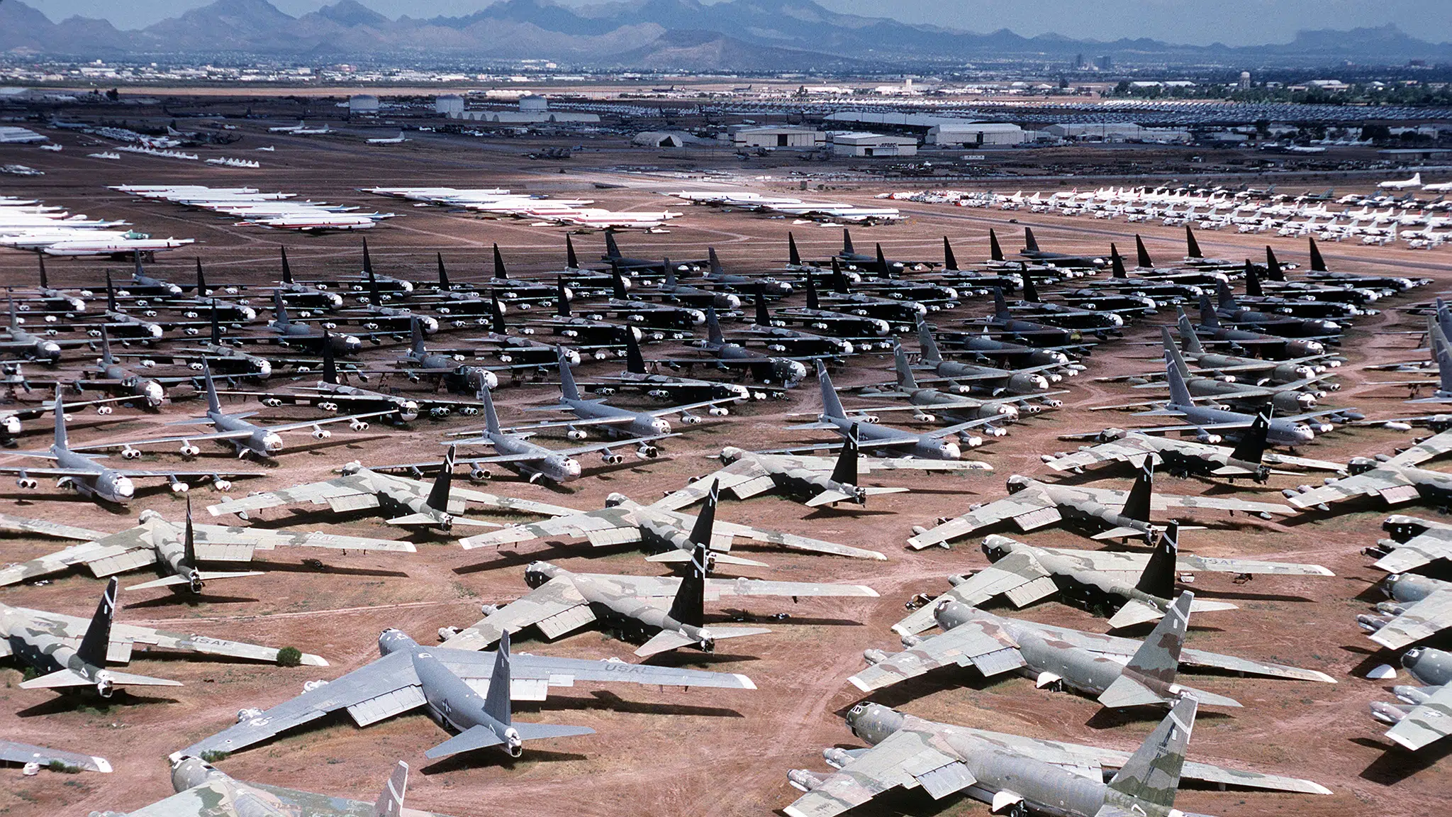 Desert military vehicle aviation - USA Arizona