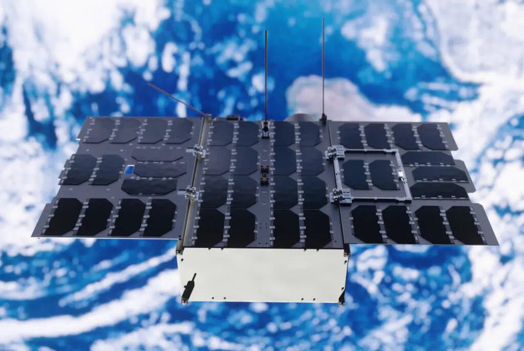 Norwegian-Dutch research mission for radar signals.