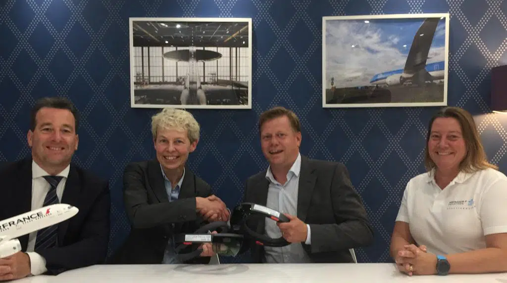 KLM and NLR integrate Augmented Reality in maintenance and repair