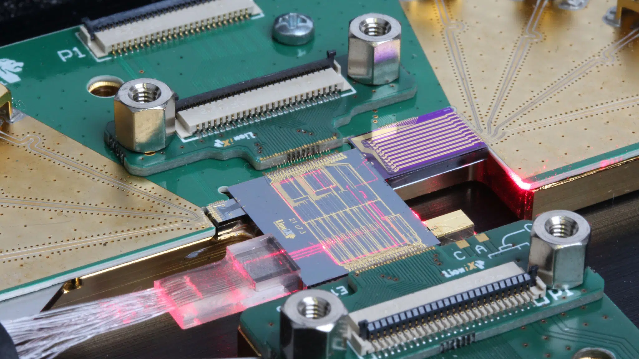 iMWP beamformer - hybrid PIC assembly